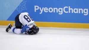 women's ice hockey female athlete concussions